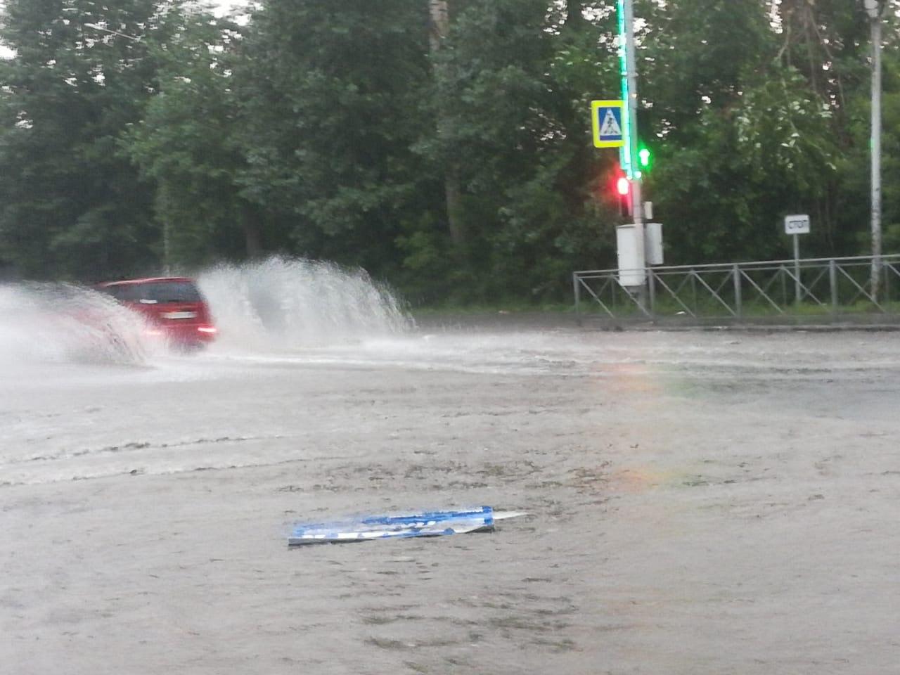 Фото Мощный ураган обрушился на Новосибирск. ОНЛАЙН 8
